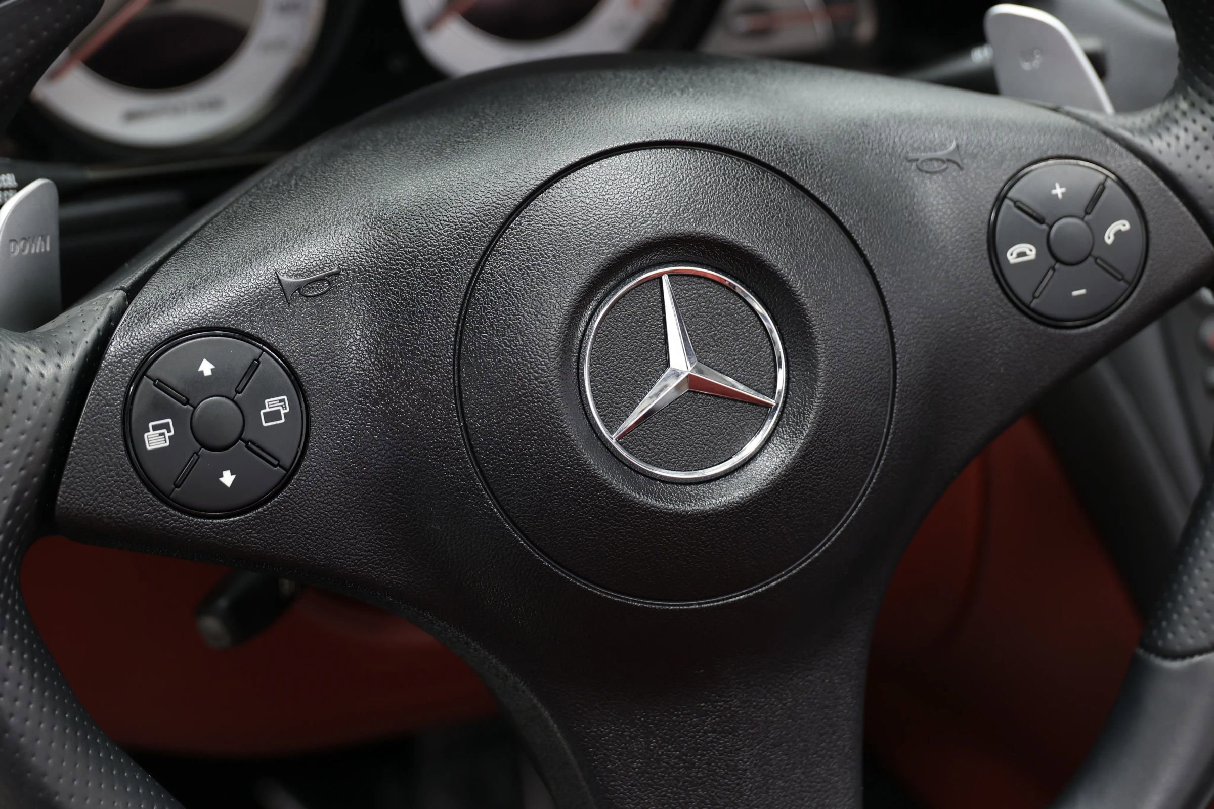 Used 2012 Mercedes-Benz SL 63 AMG image 24