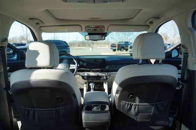 Used 2024 Kia Telluride EX w/ EX Captain's Chair Package image 26