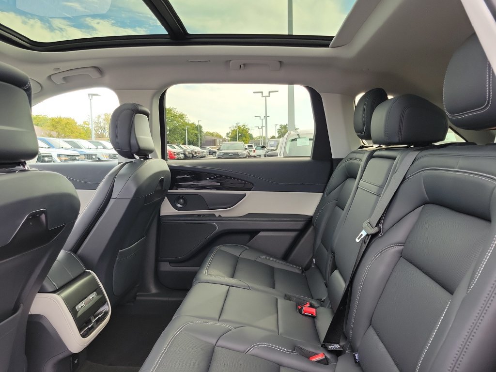 Certified 2025 Lincoln Nautilus Premier w/ Equipment Group 102A AWD/4WD image 14