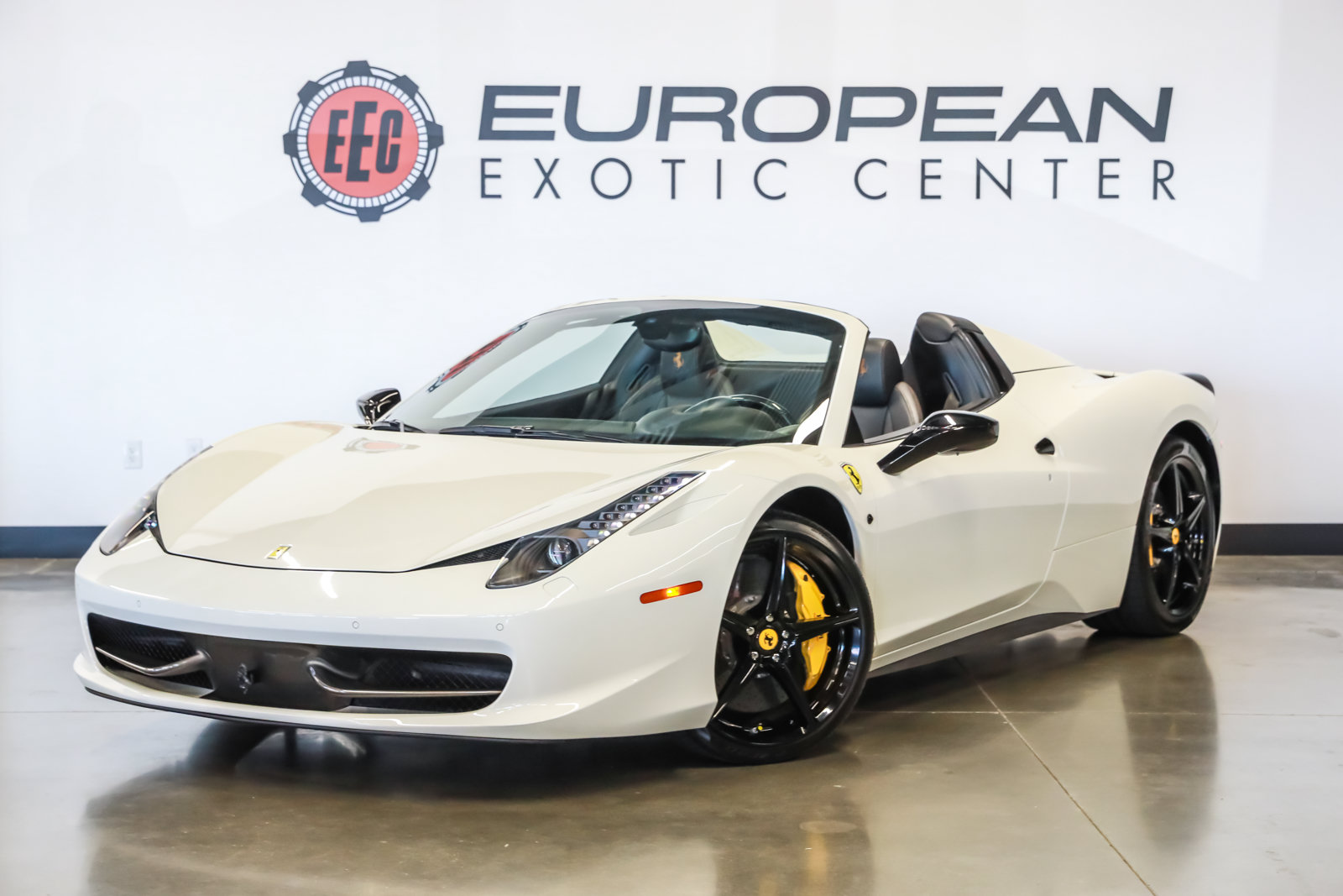 Used 2013 Ferrari 458 Spider RWD image 4