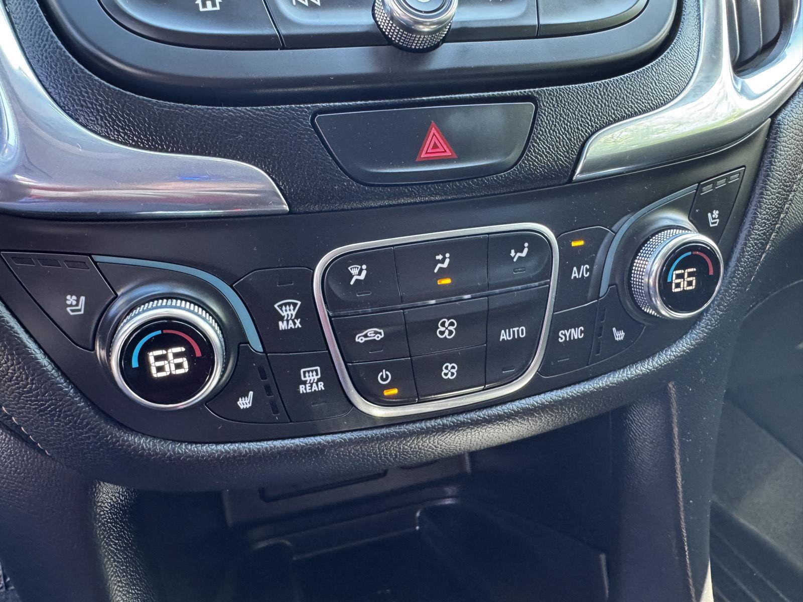 Used 2020 Chevrolet Equinox Premier AWD/4WD image 29