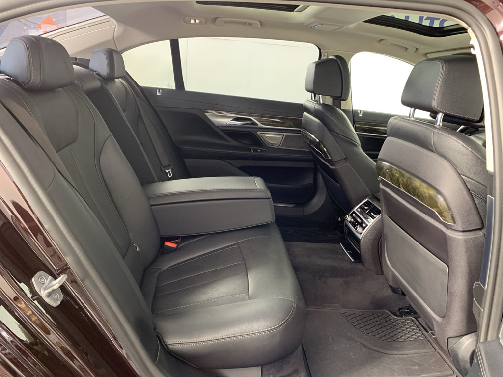 Used 2020 BMW 740i RWD image 40
