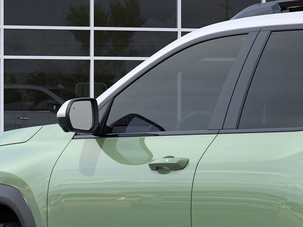 New 2025 Chevrolet Equinox ACTIV w/ Safety and Technology Package image 12