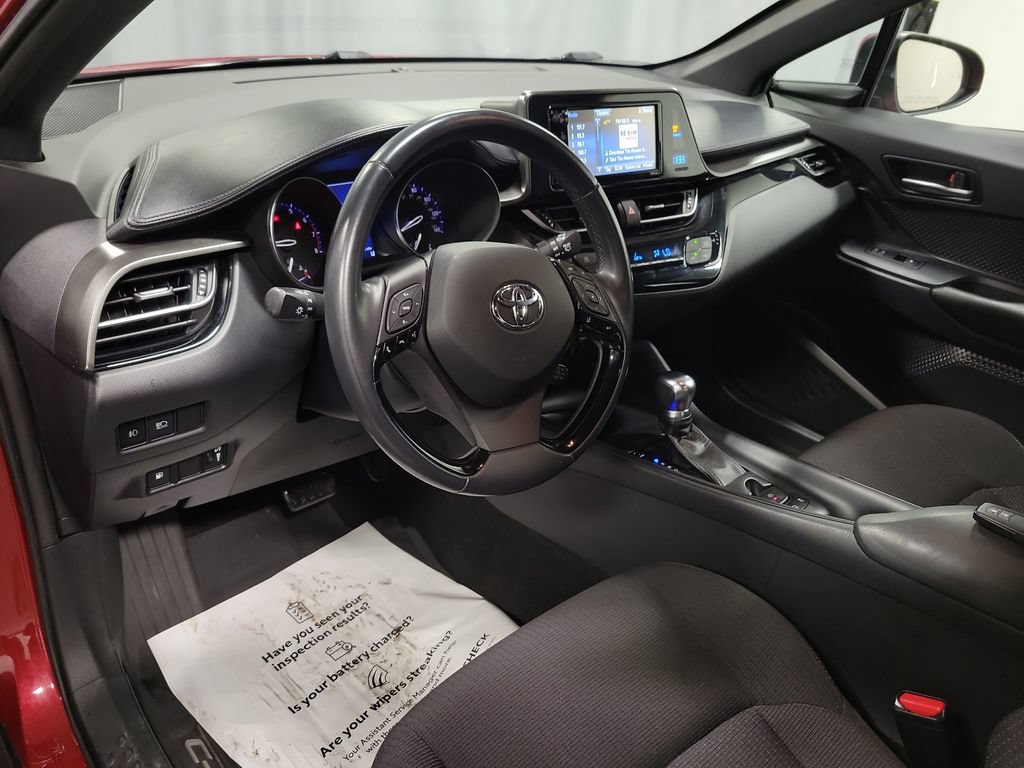 Used 2018 Toyota C-HR XLE FWD image 16