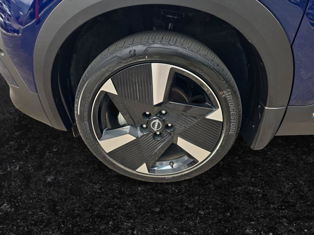 Used 2025 Nissan Kicks SR FWD image 9