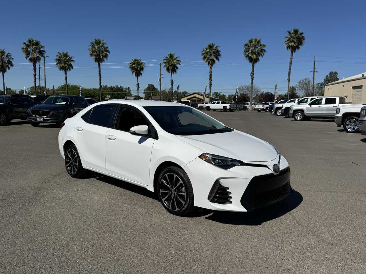 Used 2019 Toyota Corolla SE image 2