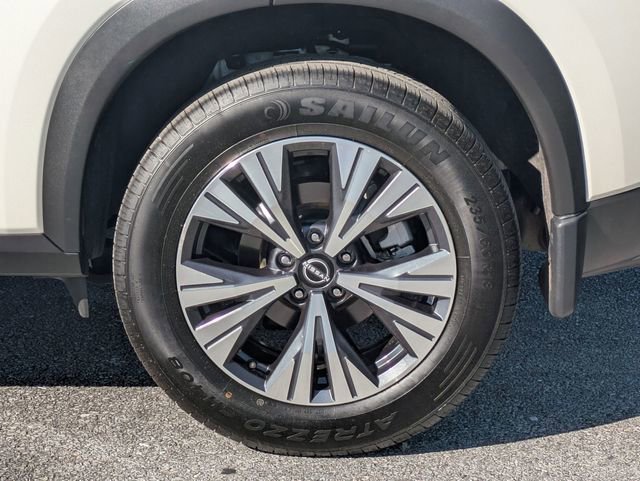 Certified 2023 Nissan Rogue SV FWD image 12