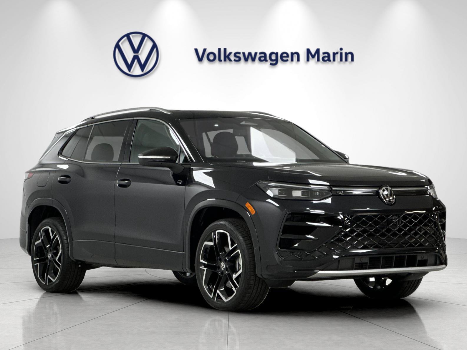 New 2026 Volkswagen Tiguan SEL R-Line AWD/4WD image 7
