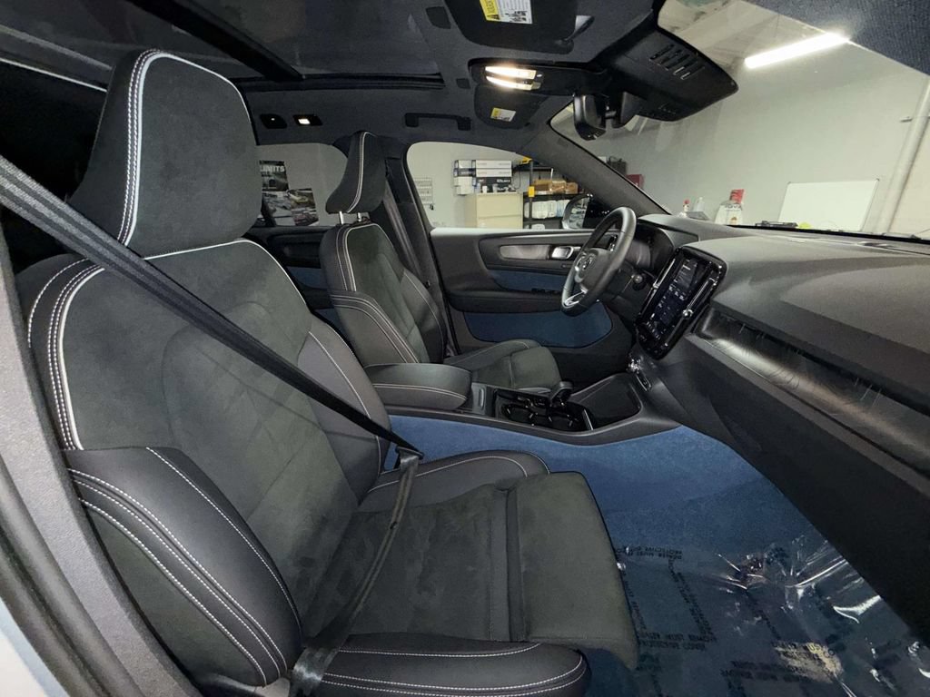 Used 2023 Volvo XC40 Recharge Ultimate AWD/4WD image 14