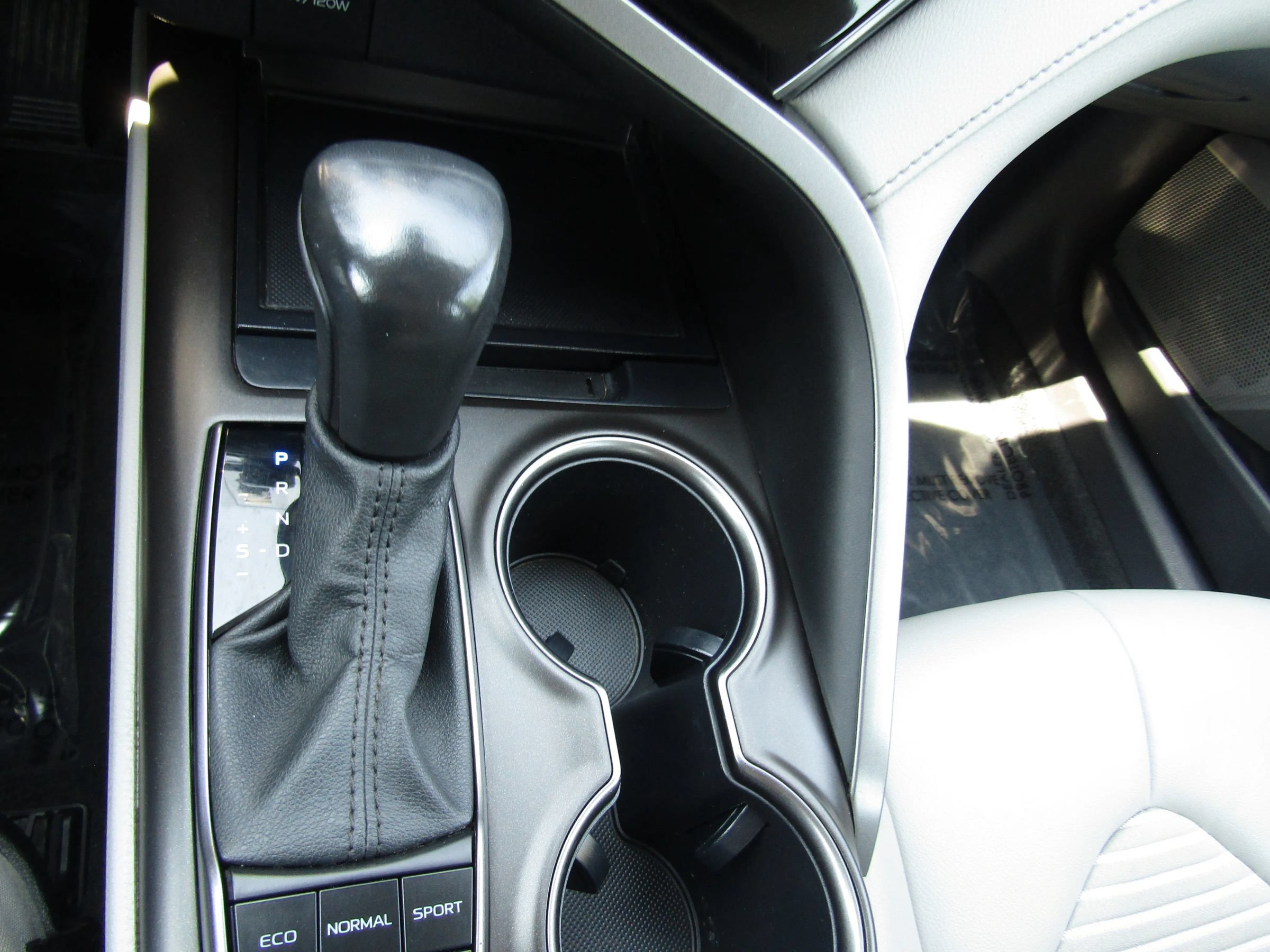 Used 2023 Toyota Camry SE FWD image 27