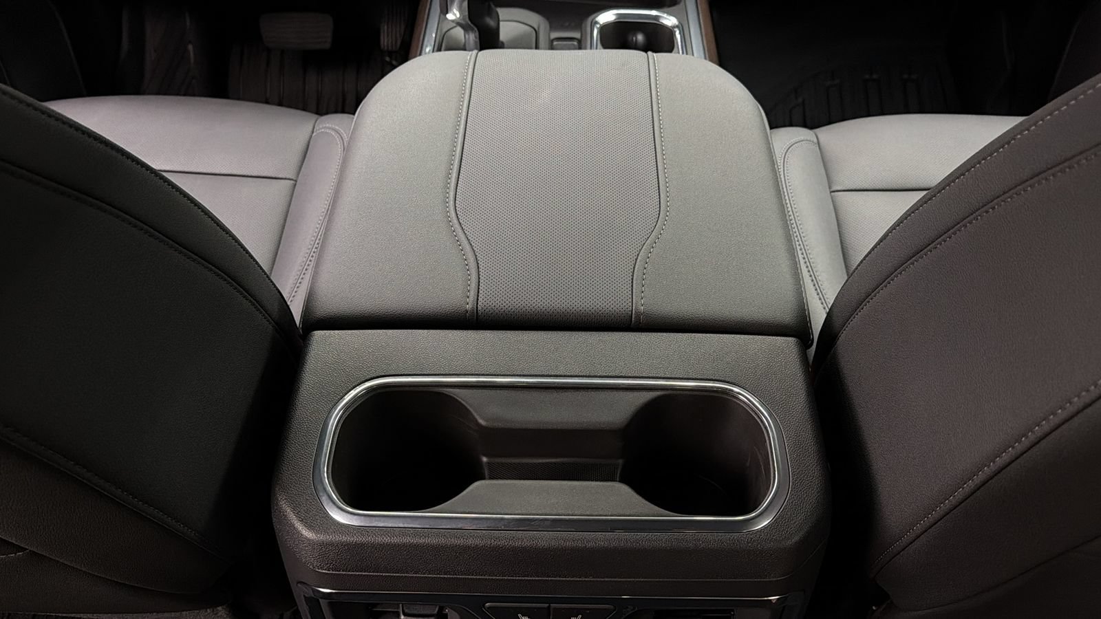 Used 2026 GMC Sierra 1500 SLT AWD/4WD image 37