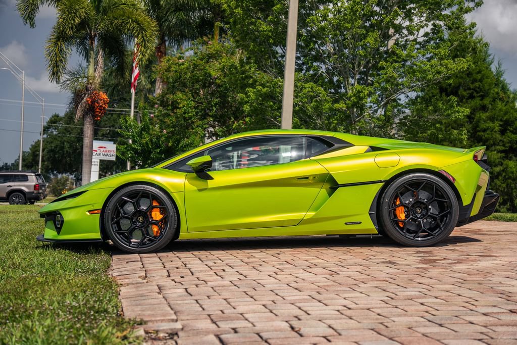 Used 2026 Lamborghini Temerario AWD/4WD image 2