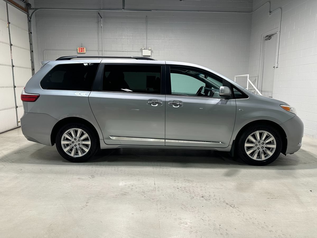 Used 2017 Toyota Sienna XLE w/ Protection Package AWD/4WD image 2