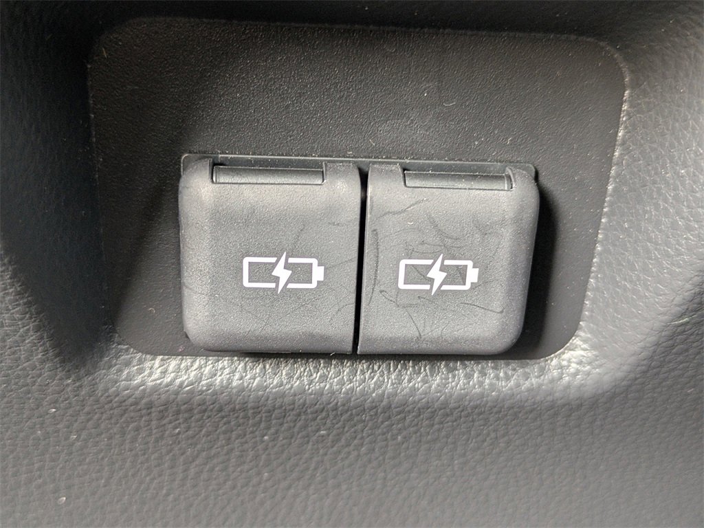 Used 2022 Toyota RAV4 XLE image 13