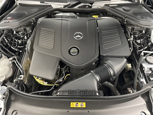 Used 2025 Mercedes-Benz E 350 4MATIC Sedan image 10