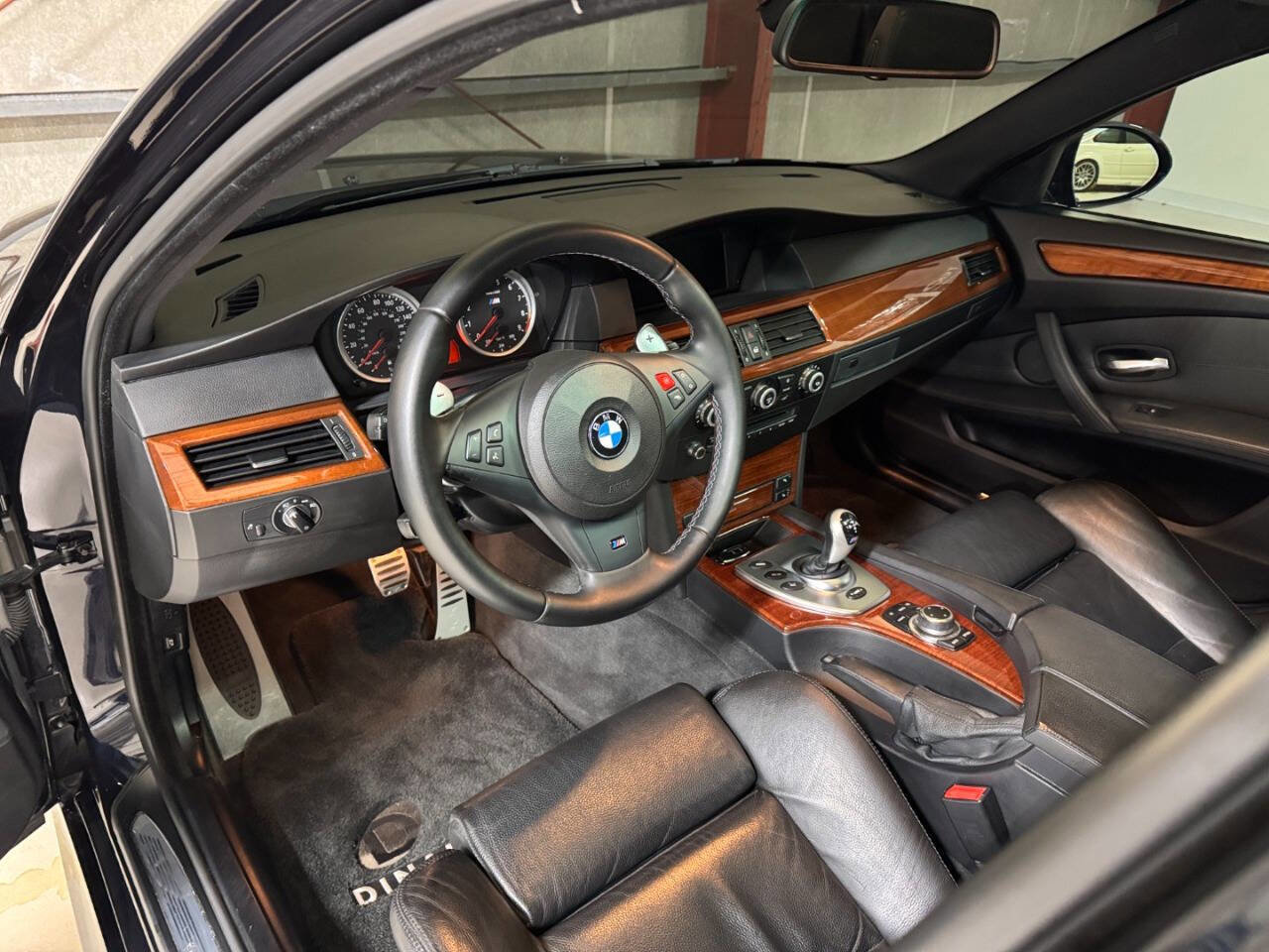 Used 2010 BMW M5 image 18