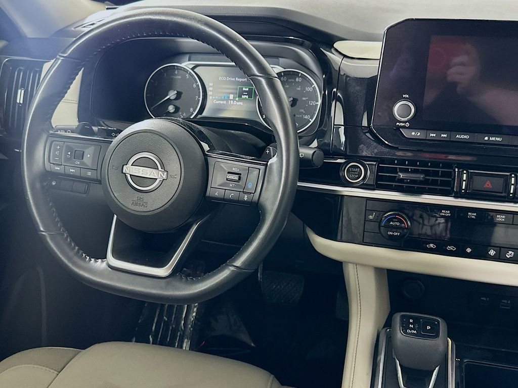 Used 2023 Nissan Pathfinder SV AWD/4WD image 16