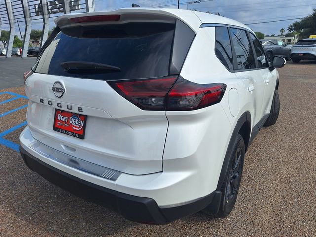 Certified 2026 Nissan Rogue SV FWD image 7