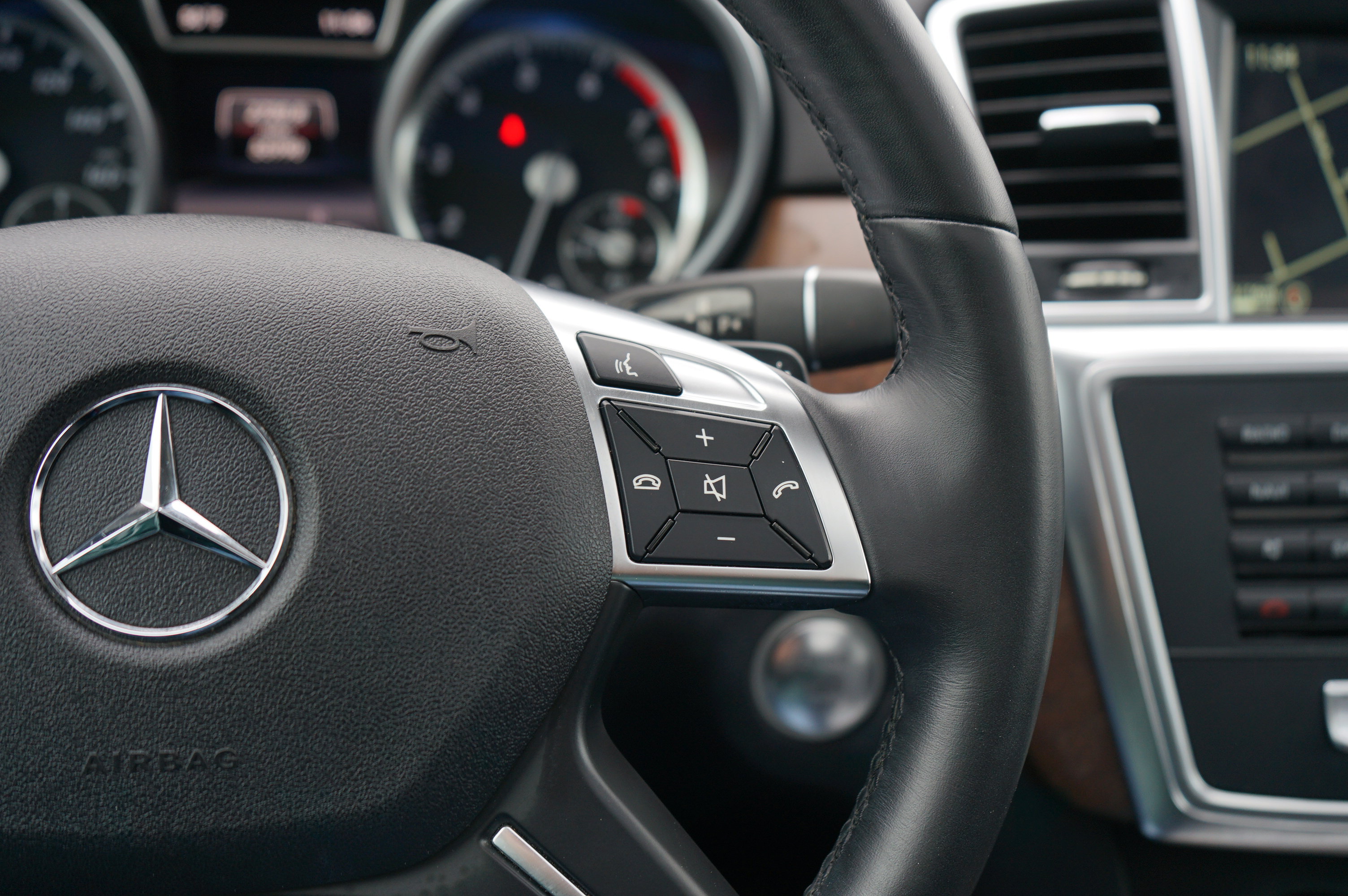 Used 2015 Mercedes-Benz ML 350 4MATIC image 33
