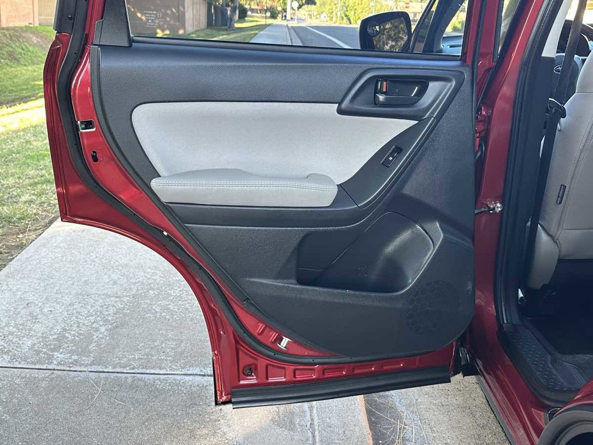 Used 2016 Subaru Forester 2.5i w/ Alloy Wheel Package image 38