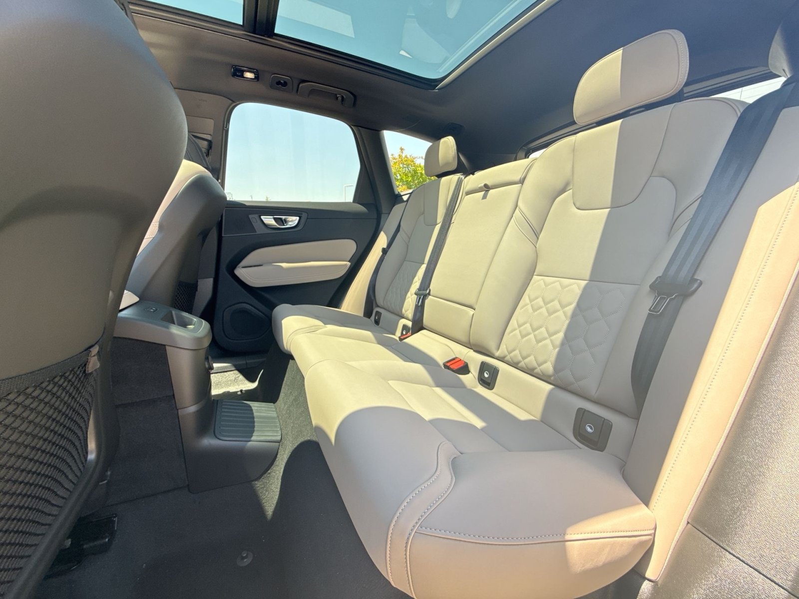 New 2026 Volvo XC60 T8 Plus w/ Protection Package Premier AWD/4WD image 25