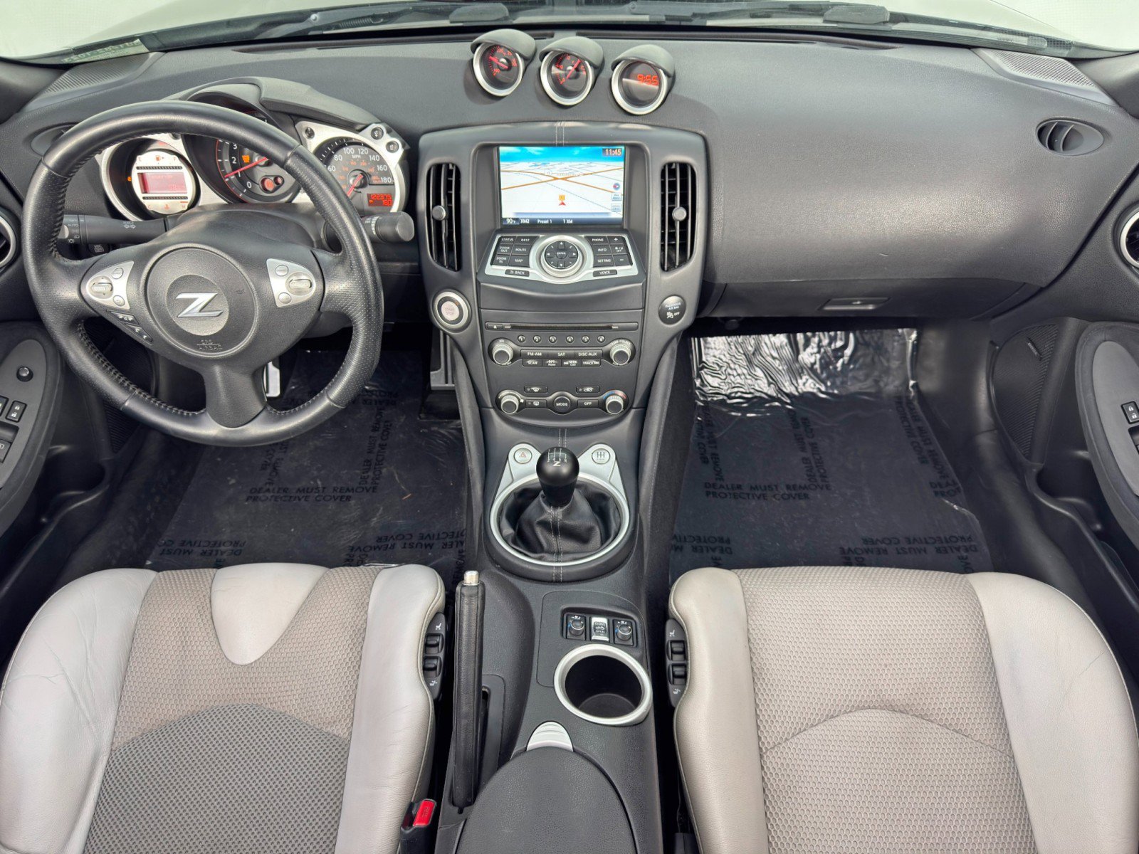 Used 2010 Nissan 370Z Touring w/ Sport Pkg image 11
