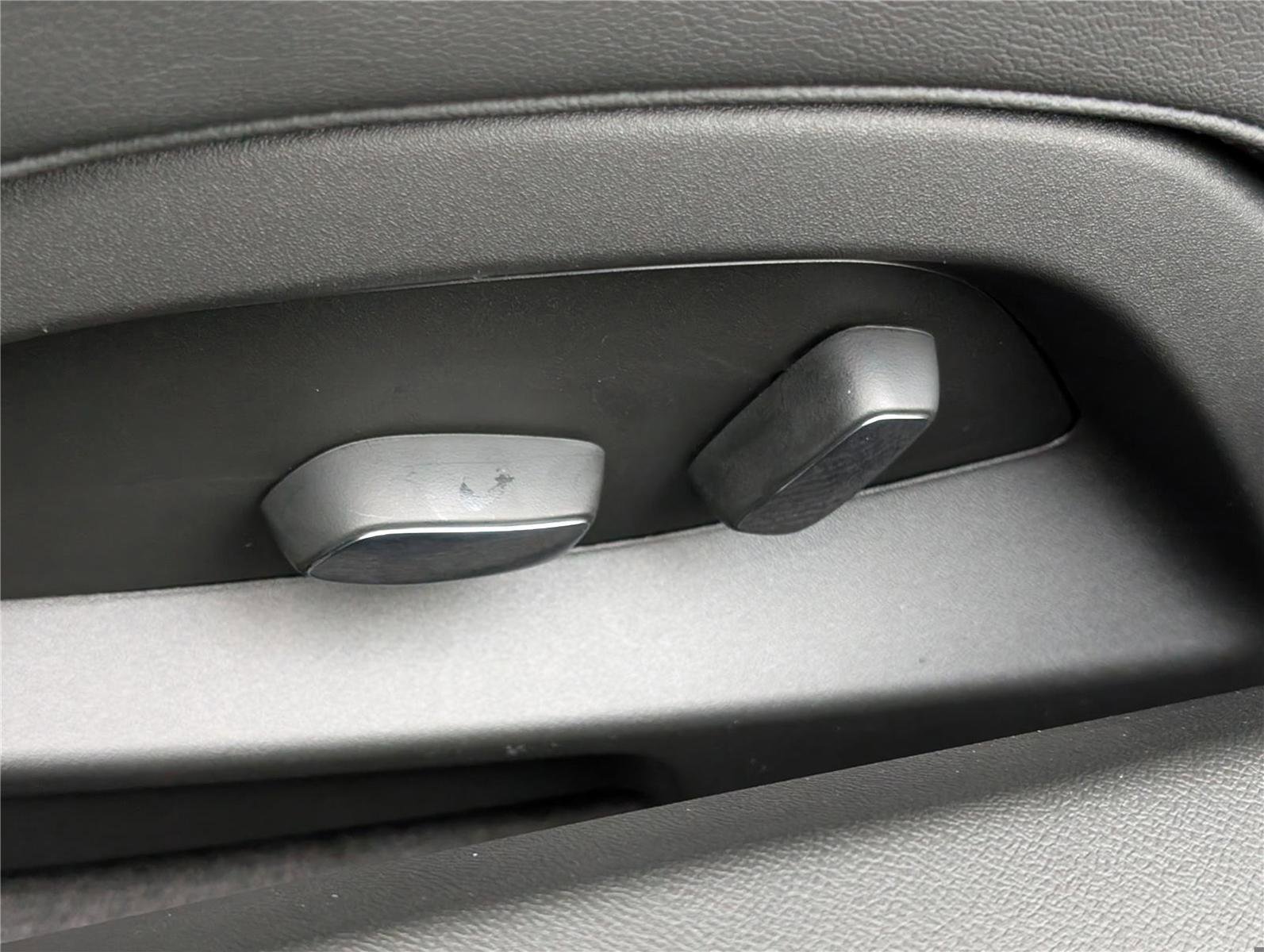 New 2026 Chevrolet Corvette Stingray Convertible w/ Z51 Performance Package image 15