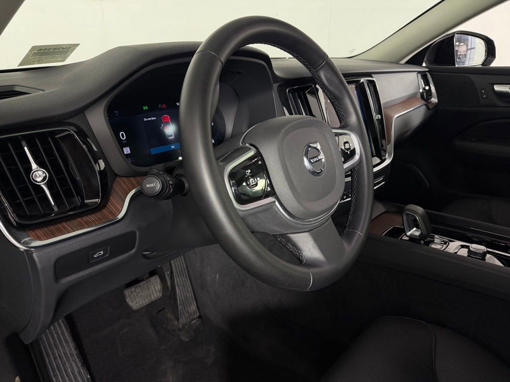 Used 2025 Volvo V60 B5 Cross Country Plus AWD/4WD image 22