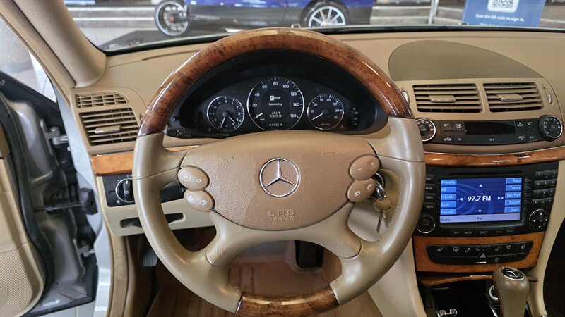 Used 2008 Mercedes-Benz E 350 4MATIC Sedan image 14