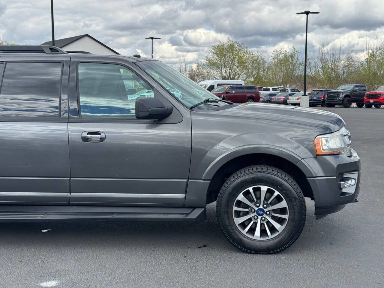 Used 2016 Ford Expedition EL XLT AWD/4WD image 4