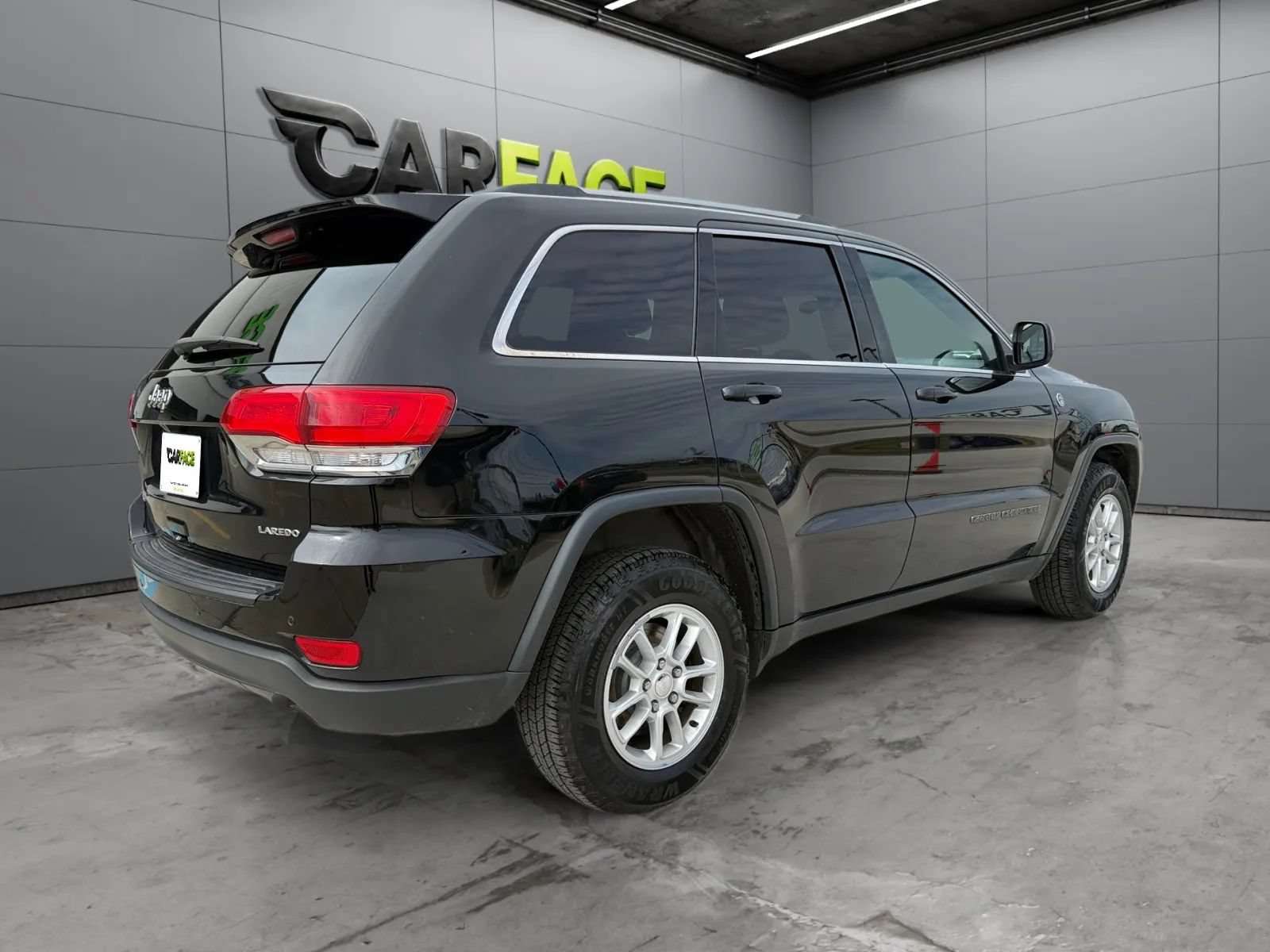 Used 2019 Jeep Grand Cherokee Laredo AWD/4WD image 11