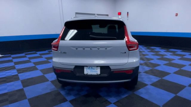 Used 2022 Volvo XC40 T5 Momentum AWD/4WD image 7