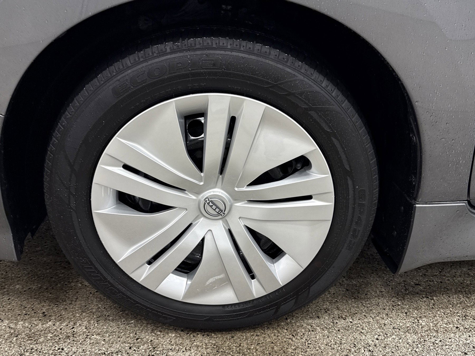 Used 2024 Nissan Leaf S image 2