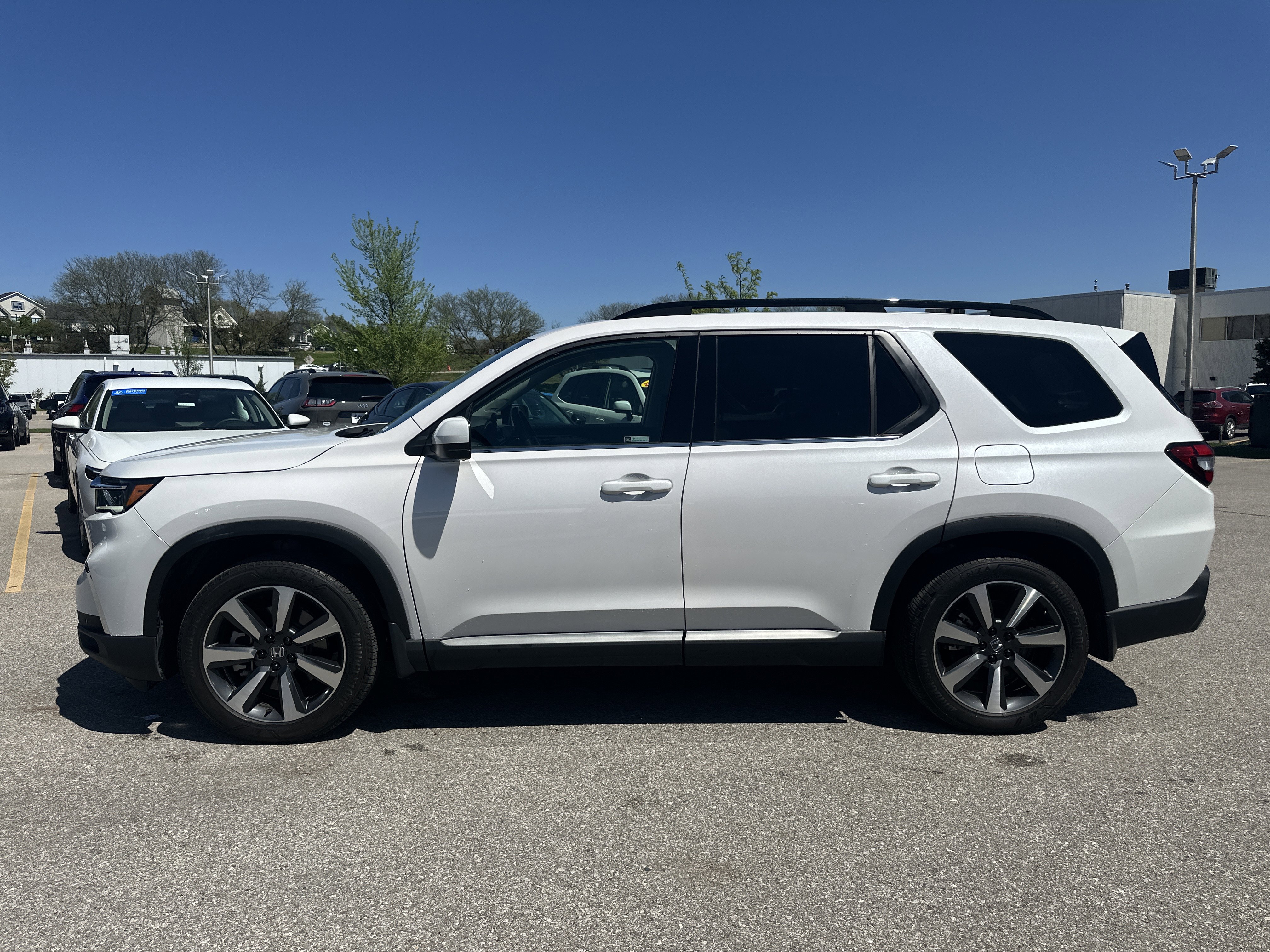 Certified 2023 Honda Pilot Touring image 6