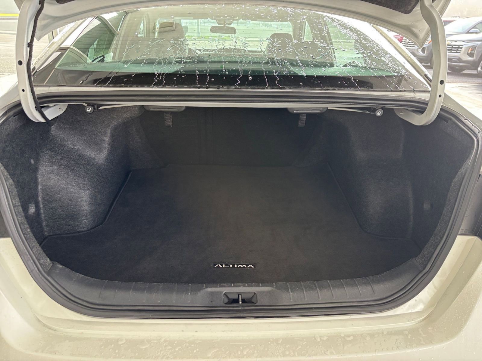 Used 2025 Nissan Altima 2.5 SR image 32