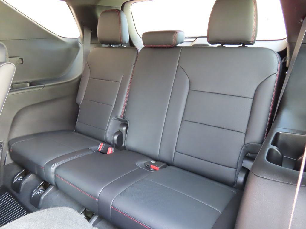 Certified 2026 Chevrolet Traverse RS w/ LPO, Floor Liner Package AWD/4WD image 31