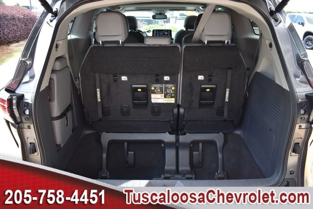 Used 2023 Toyota Sienna XLE FWD image 10
