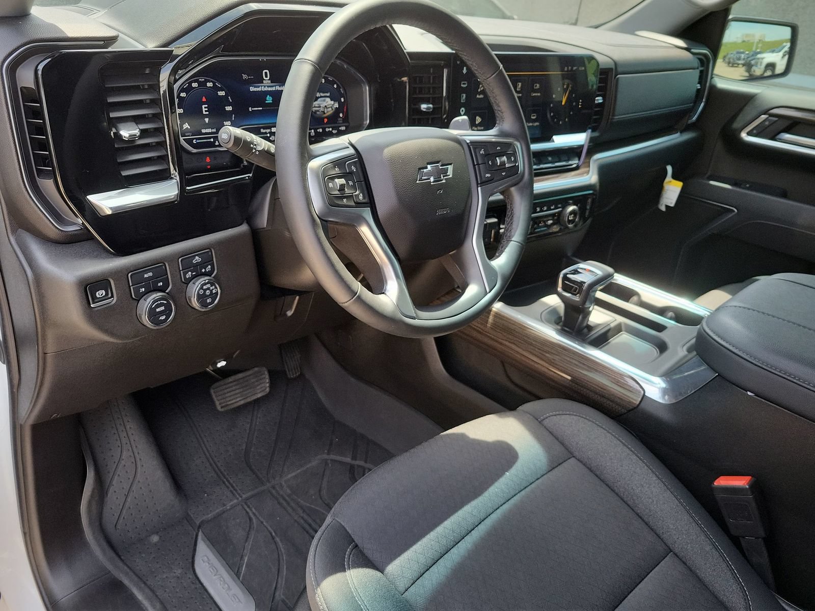 Certified 2025 Chevrolet Silverado 1500 RST w/ Rally Edition AWD/4WD image 10