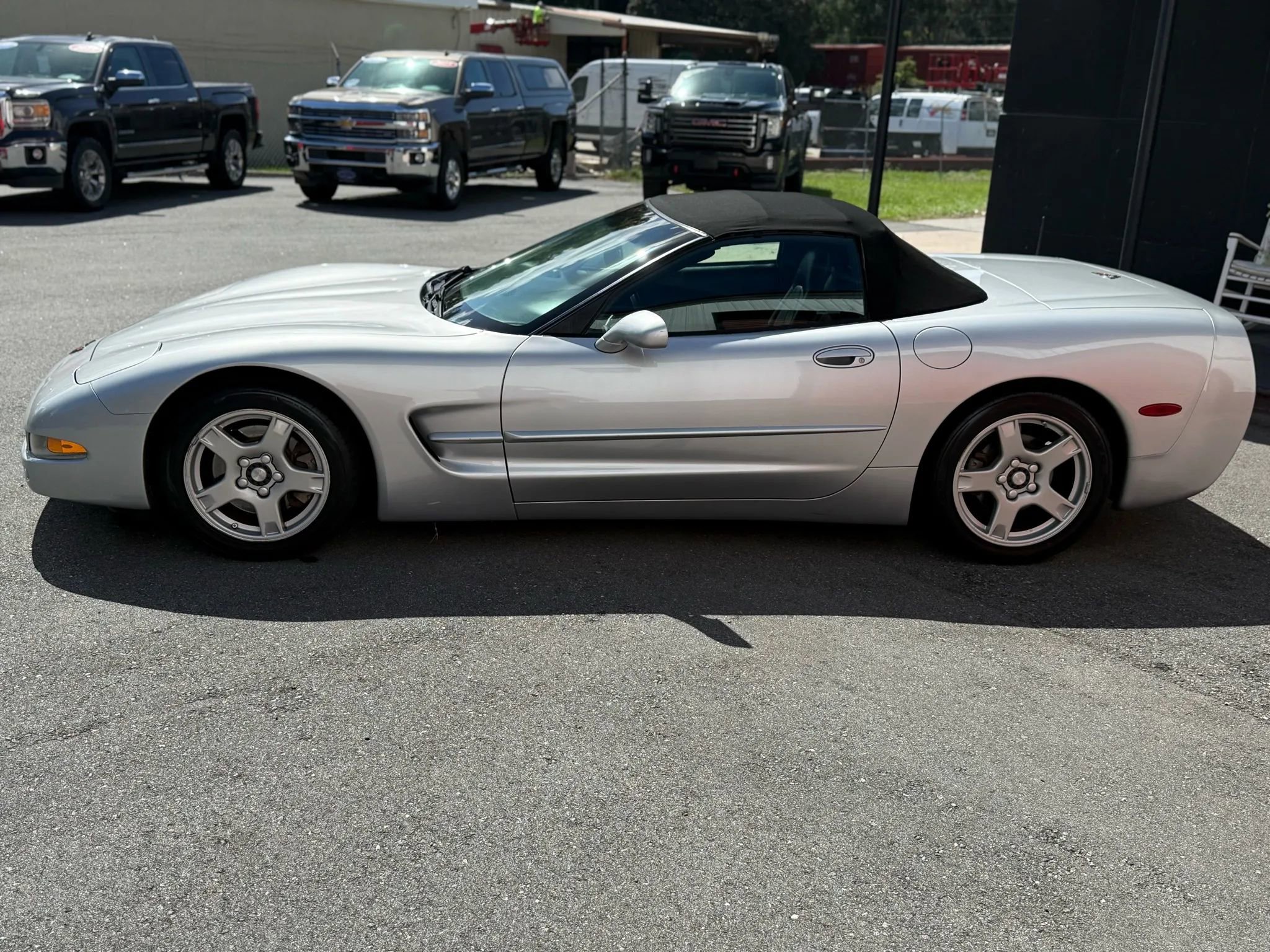Used 1998 Chevrolet Corvette Convertible w/ Memory Pkg image 4