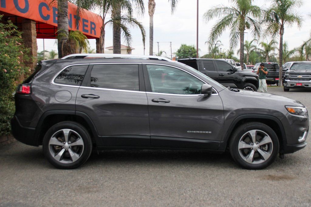 Used 2020 Jeep Cherokee Limited image 11