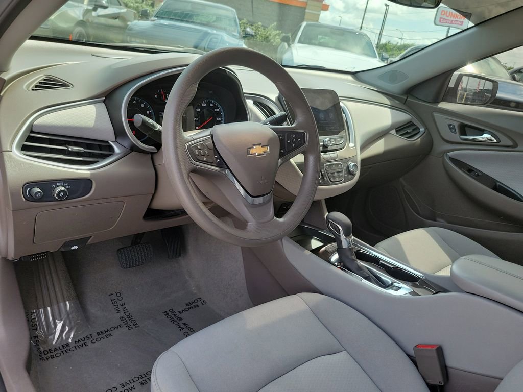 Used 2025 Chevrolet Malibu LT FWD image 9