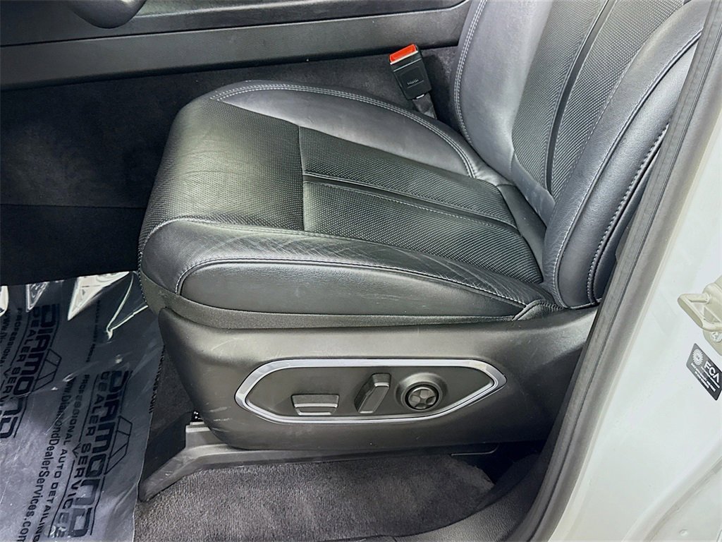 Used 2024 Jeep Wagoneer L Series II w/ Flexible Seating Group image 25