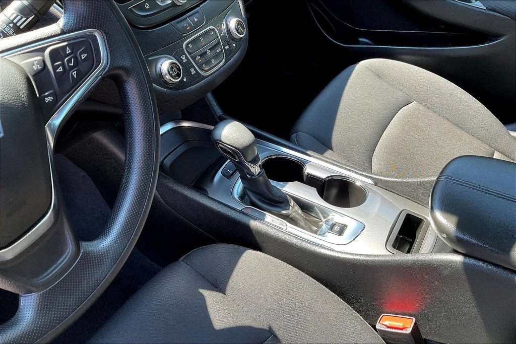 Used 2025 Chevrolet Malibu LT FWD image 21