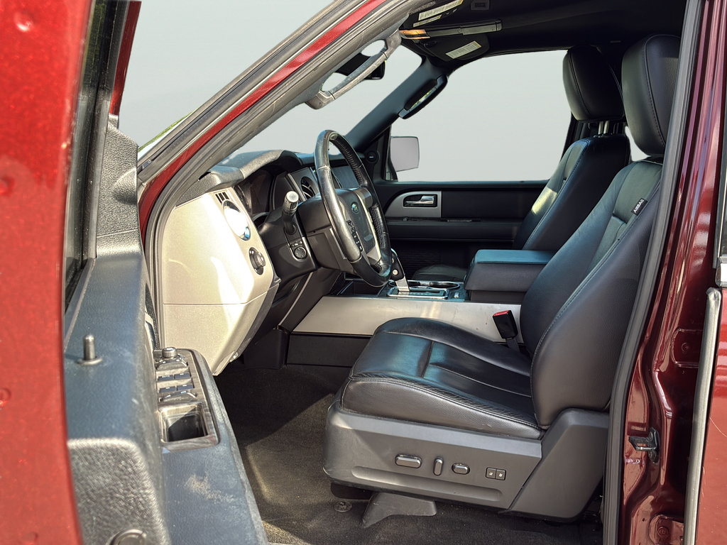 Used 2016 Ford Expedition Limited RWD image 13