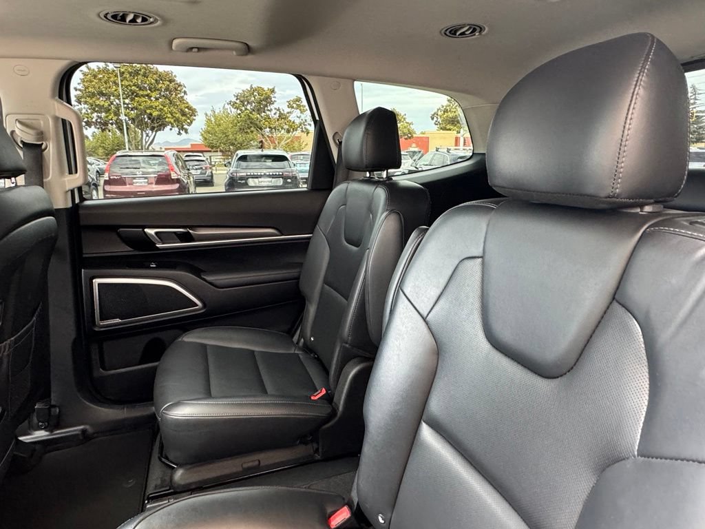Used 2020 Kia Telluride S FWD image 18