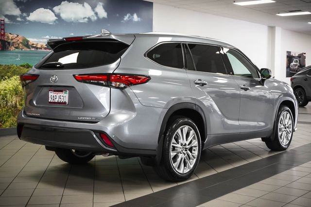 Used 2022 Toyota Highlander Limited AWD/4WD image 5