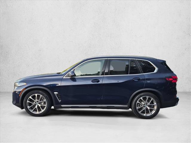 New 2026 BMW X5 xDrive50e w/ Climate Comfort Package AWD/4WD image 5