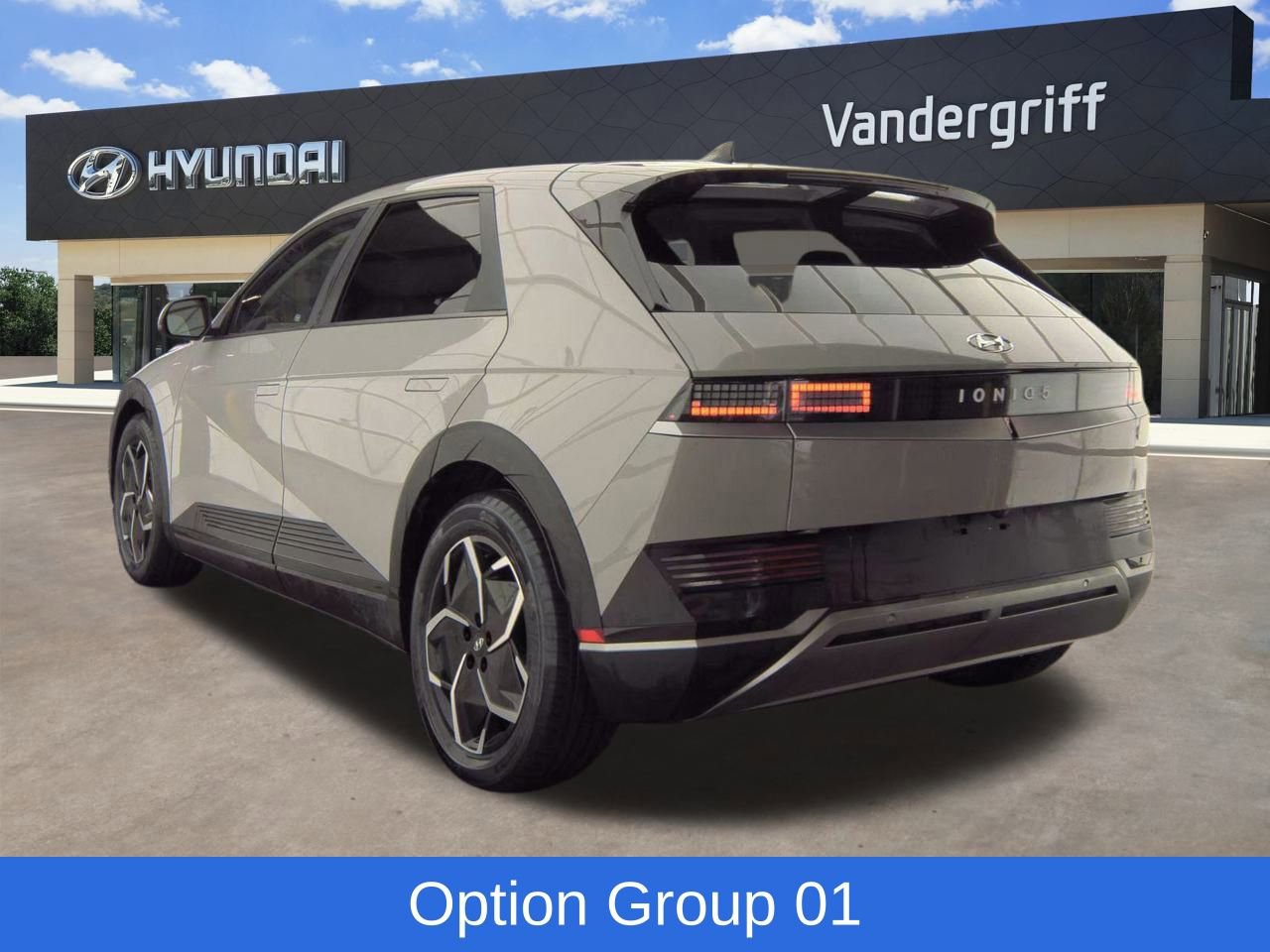 Used 2023 Hyundai Ioniq 5 SE image 2