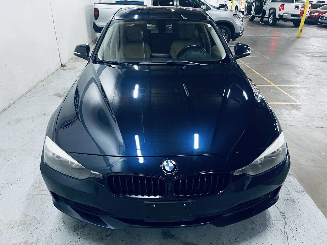 Used 2015 BMW 320i Sedan RWD image 3
