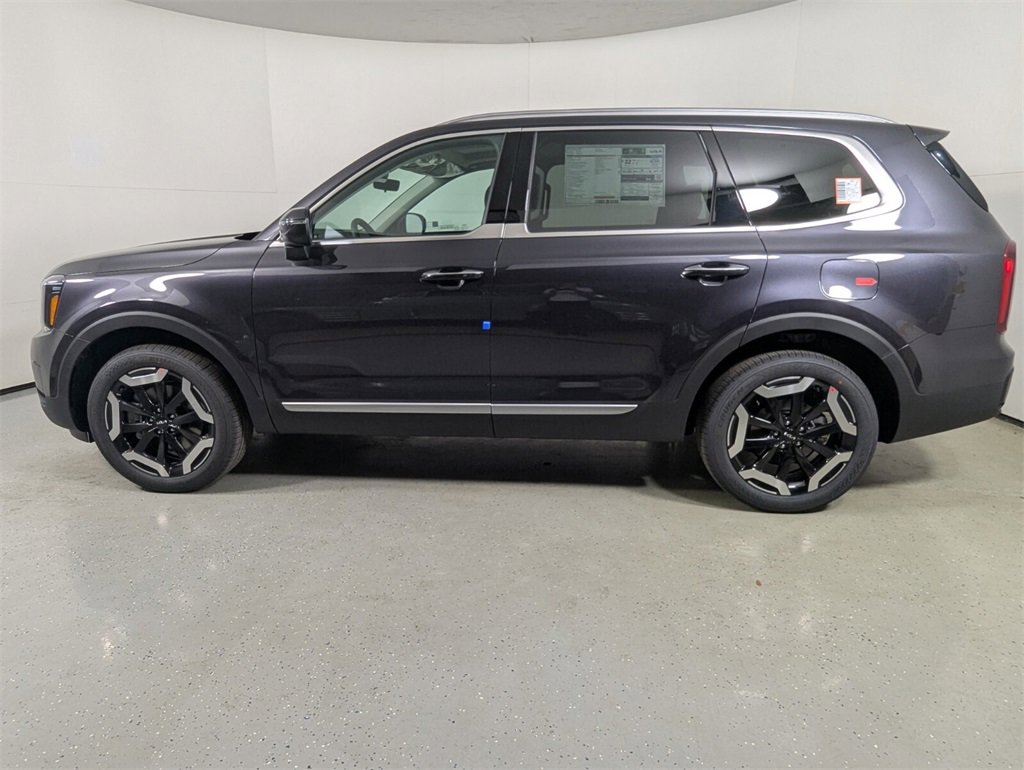 New 2025 Kia Telluride S image 4